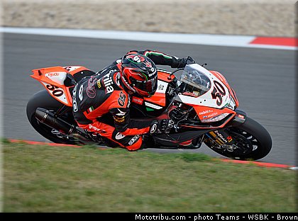 superbike_guintoli_009_allemagne_nurburgring_2013.jpg