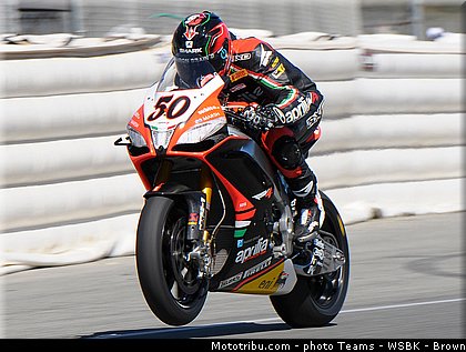 guintoli_002_wsbk_2013_usa_laguna_seca.jpg