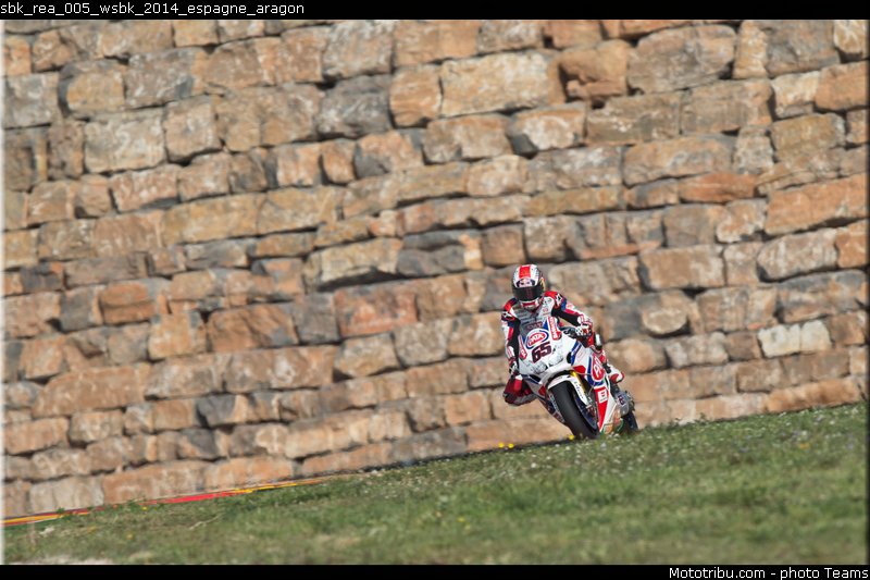 sbk_rea_005_wsbk_2014_espagne_aragon