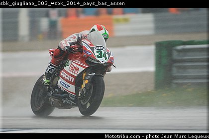 sbk_giugliano_003_wsbk_2014_pays_bas_assen.jpg