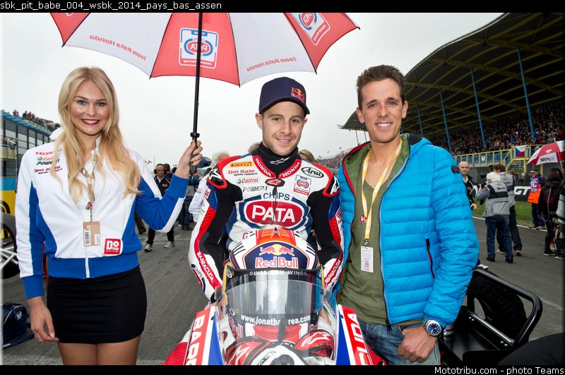sbk_pit_babe_004_wsbk_2014_pays_bas_assen