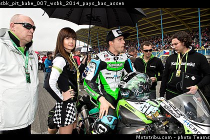 sbk_pit_babe_007_wsbk_2014_pays_bas_assen.jpg
