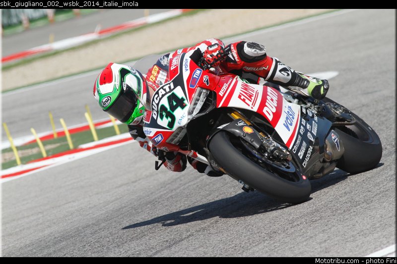 sbk_giugliano_002_wsbk_2014_italie_imola