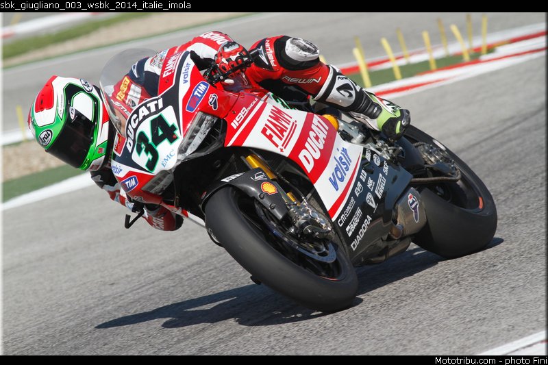 sbk_giugliano_003_wsbk_2014_italie_imola