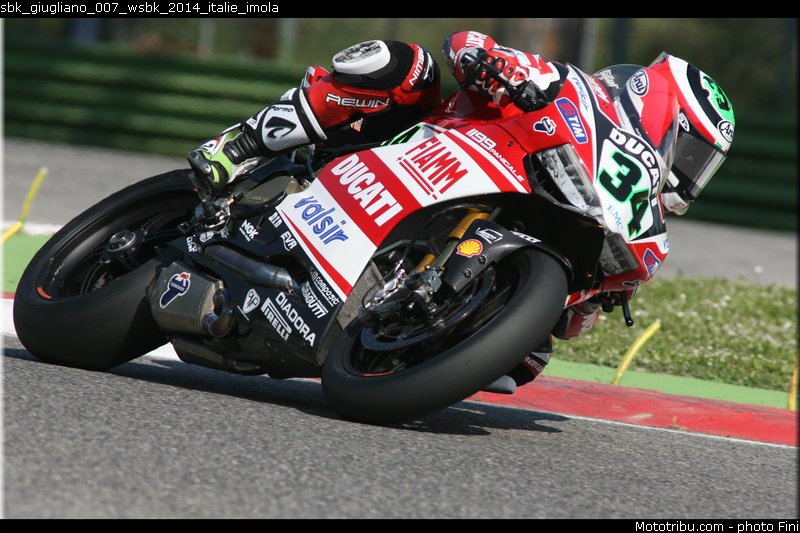 sbk_giugliano_007_wsbk_2014_italie_imola