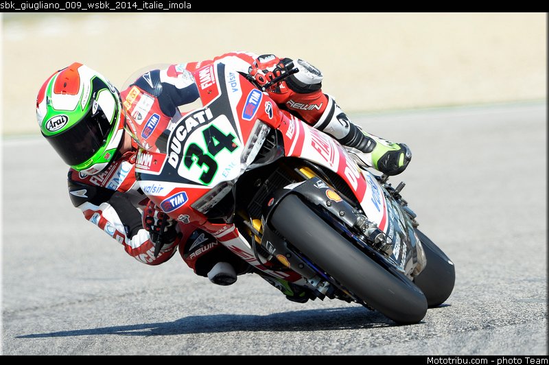 sbk_giugliano_009_wsbk_2014_italie_imola