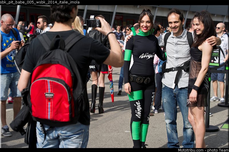 sbk_pit_babe_005_wsbk_2014_italie_imola