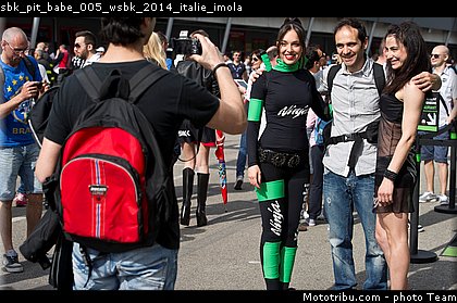 sbk_pit_babe_005_wsbk_2014_italie_imola.jpg