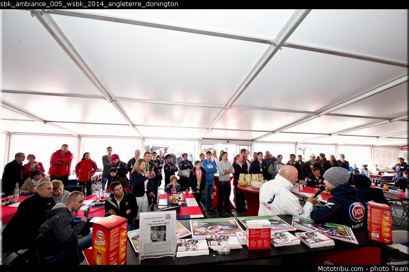 sbk_ambiance_005_wsbk_2014_angleterre_donington