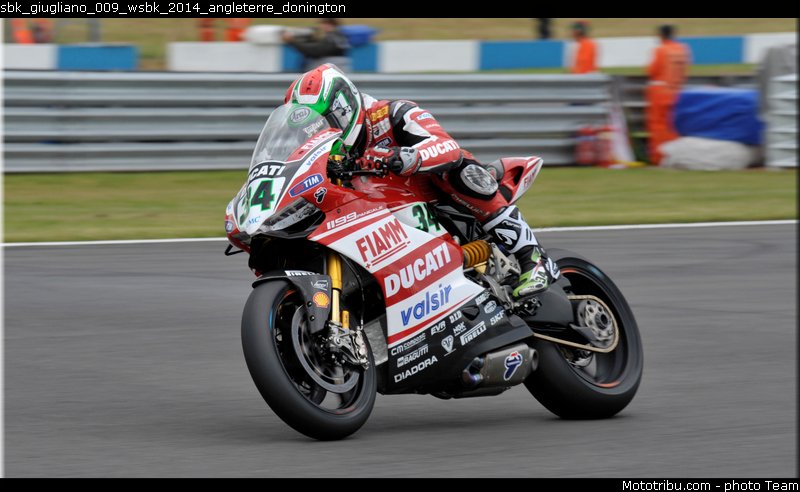 sbk_giugliano_009_wsbk_2014_angleterre_donington