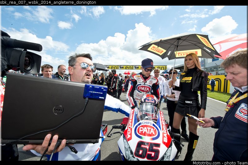 sbk_rea_007_wsbk_2014_angleterre_donington