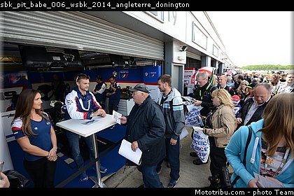 sbk_pit_babe_006_wsbk_2014_angleterre_donington.jpg