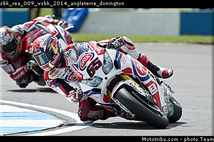 sbk_rea_009_wsbk_2014_angleterre_donington.jpg