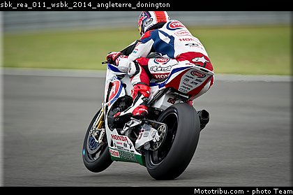 sbk_rea_011_wsbk_2014_angleterre_donington.jpg