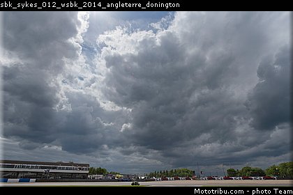 sbk_sykes_012_wsbk_2014_angleterre_donington.jpg