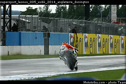 supersport_leonov_005_wsbk_2014_angleterre_donington.jpg