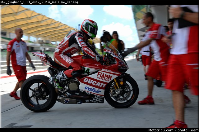 sbk_giugliano_008_wsbk_2014_malaisie_sepang