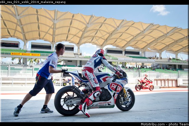 sbk_rea_021_wsbk_2014_malaisie_sepang
