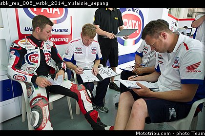 sbk_rea_005_wsbk_2014_malaisie_sepang.jpg