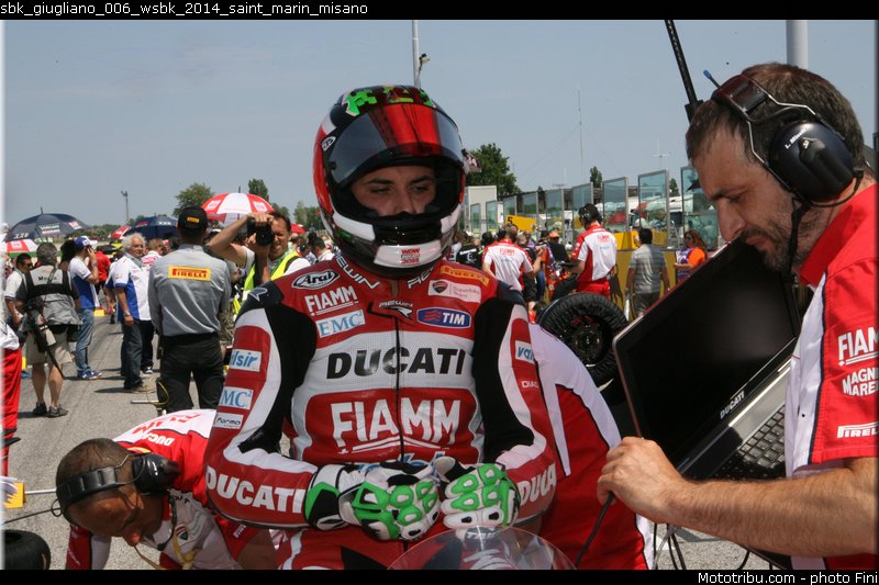 sbk_giugliano_006_wsbk_2014_saint_marin_misano