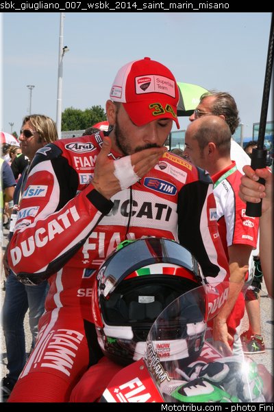 sbk_giugliano_007_wsbk_2014_saint_marin_misano