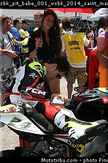 sbk_pit_babe_001_wsbk_2014_saint_marin_misano.jpg