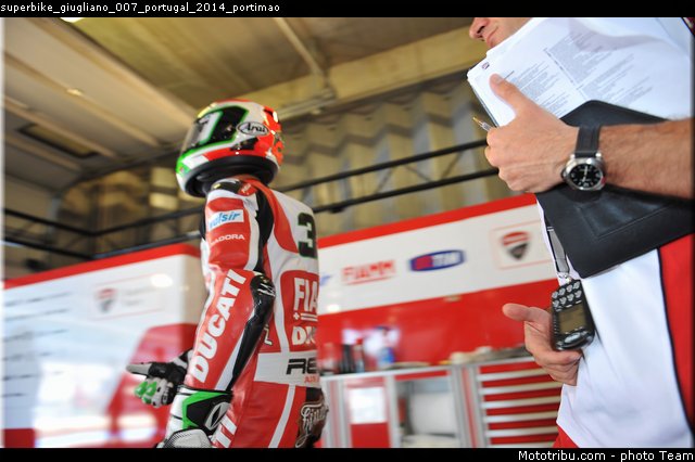 superbike_giugliano_007_portugal_2014_portimao
