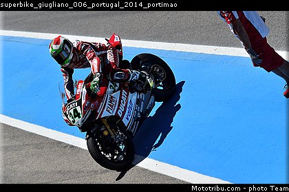 superbike_giugliano_006_portugal_2014_portimao.jpg