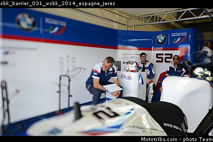 sbk_barrier_031_wsbk_2014_espagne_jerez.jpg