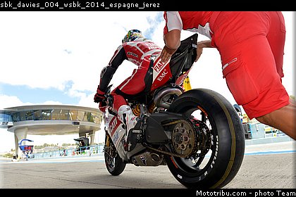 sbk_davies_004_wsbk_2014_espagne_jerez.jpg