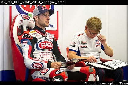 sbk_rea_008_wsbk_2014_espagne_jerez.jpg