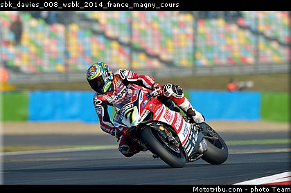 sbk_davies_008_wsbk_2014_france_magny_cours.jpg