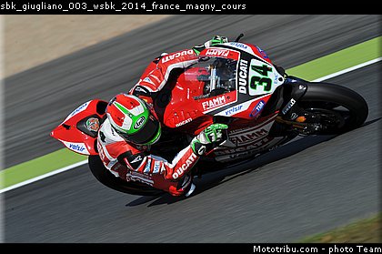 sbk_giugliano_003_wsbk_2014_france_magny_cours.jpg