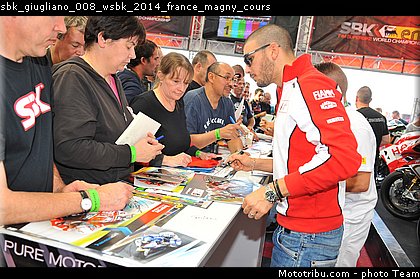 sbk_giugliano_008_wsbk_2014_france_magny_cours.jpg