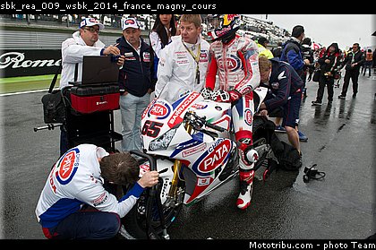sbk_rea_009_wsbk_2014_france_magny_cours.jpg
