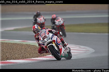 sbk_rea_016_wsbk_2014_france_magny_cours.jpg