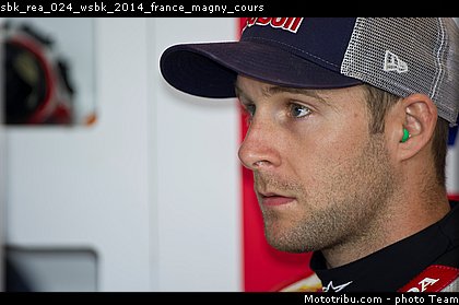 sbk_rea_024_wsbk_2014_france_magny_cours.jpg