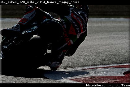 sbk_sykes_020_wsbk_2014_france_magny_cours.jpg