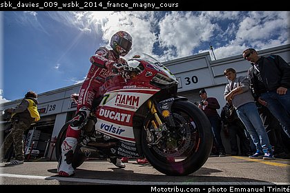 sbk_davies_009_wsbk_2014_france_magny_cours.jpg
