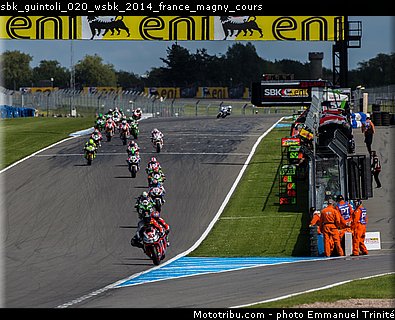 sbk_guintoli_020_wsbk_2014_france_magny_cours.jpg