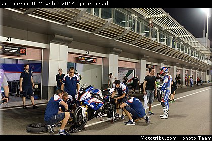 sbk_barrier_052_wsbk_2014_qatar_losail.jpg