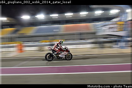 sbk_giugliano_002_wsbk_2014_qatar_losail.jpg