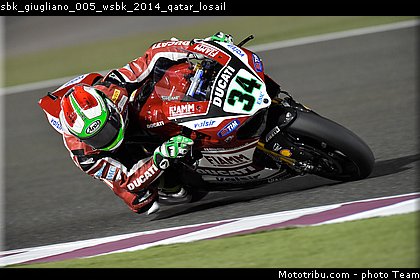 sbk_giugliano_005_wsbk_2014_qatar_losail.jpg