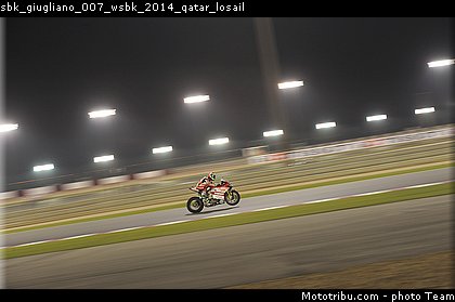 sbk_giugliano_007_wsbk_2014_qatar_losail.jpg