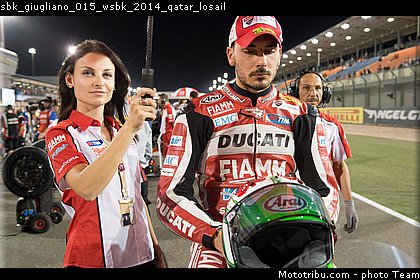 sbk_giugliano_015_wsbk_2014_qatar_losail.jpg