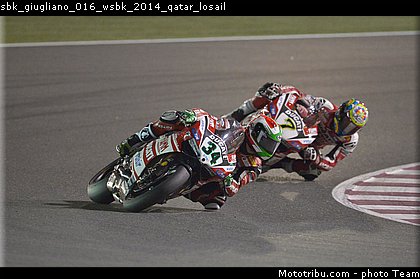 sbk_giugliano_016_wsbk_2014_qatar_losail.jpg