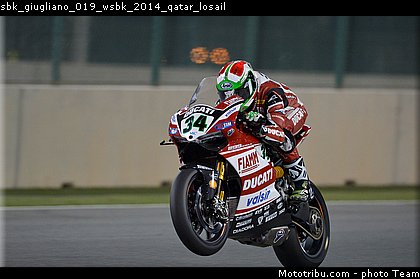sbk_giugliano_019_wsbk_2014_qatar_losail.jpg