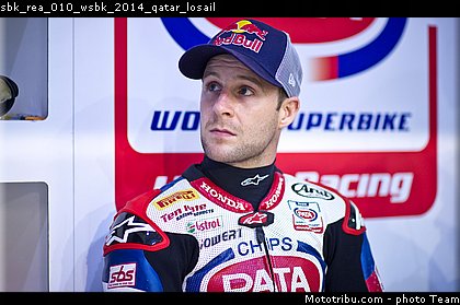 sbk_rea_010_wsbk_2014_qatar_losail.jpg