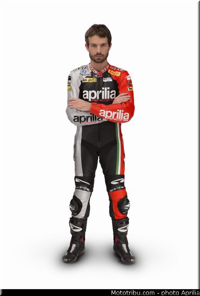 guintoli_08_wsbk_2014_team_aprilia