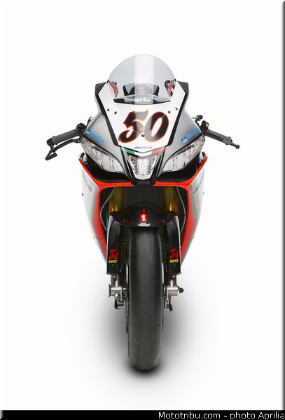 guintoli_10_wsbk_2014_team_aprilia